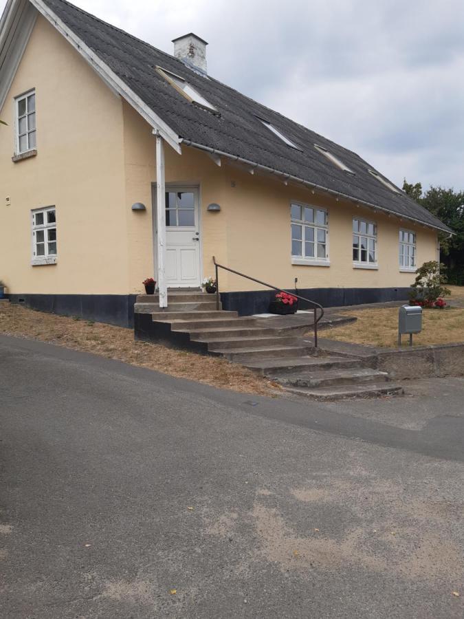 Skont Hus, Med 8 Sovepladser Saeby  Exterior photo