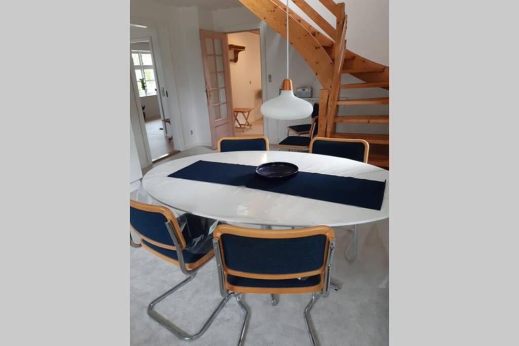 Skont Hus, Med 8 Sovepladser Saeby  Exterior photo