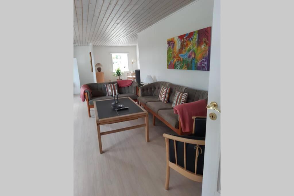 Skont Hus, Med 8 Sovepladser Saeby  Exterior photo